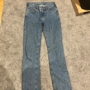 BIKBOK JEANS - 32/24 skulle säga att det passar en mellan 160och170 