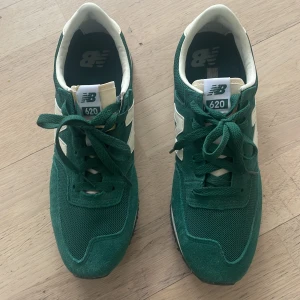 New Balance 620 - Stl 41,5, mkt fint skick, grön, nylon/mocca