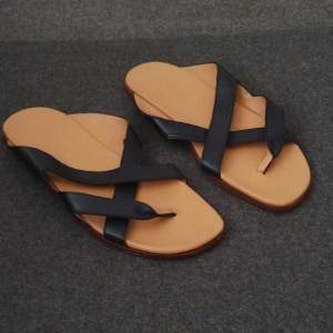 Jil Sander sandaler. Helt oanvända med prislapp kvar. Äkta läder. Nypris: 3499:-. Säljs för endast 1000:-.
