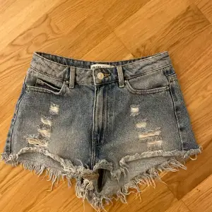 Jeans shorts från cropp demin🩷Mid Rise, bra skick!🩷 privat för frågor🩷