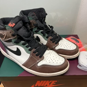 Air Jordan 1 High ”Hand Crafted” - Air Jordan 1 High ”Hand Crafted” Strlk 44 us 10 Skick 8/10  Og all!