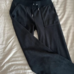 Juicy couture  - Bra skick, knappt använda💗