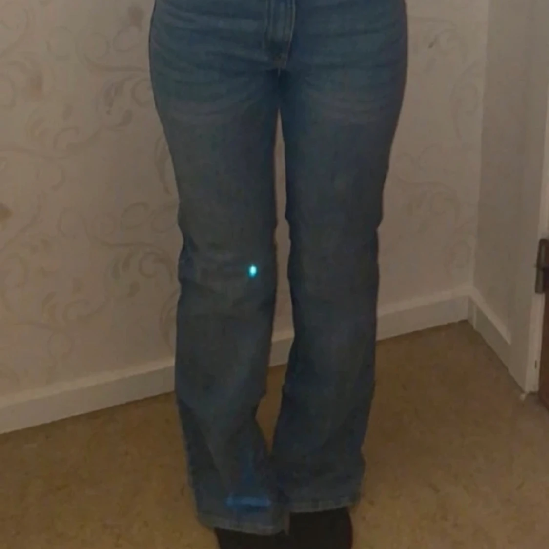 Blåa bootcut jeans!