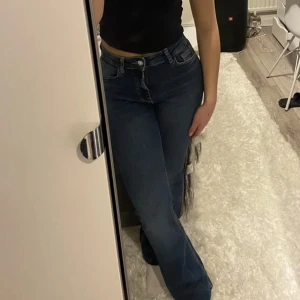 Jeans  - Jeans från zara, knappt använda 💗