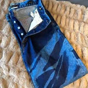 Eytys Benz  - Eytys jeans w28, lite osäker på längd men tror 32! superfint skick 