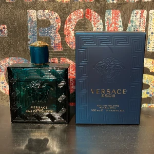 Versace Eros  - 100 ml flaska med runt 90 ml kvar. Luktar riktigt gott men har köpt en ny så kommer inte till användning. Kan gå med på byte beroende på vad