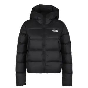 Säljer min north face jacka eftersom den inte är min storlek.🩷Stick 10/10 och super skön. Dm för mer info och bilder. Lånade bilder!! Priset går att diskuteras vid snabb affär. Kom gärna med prisförslag eller köp direkt för 900kr!!!💞💞