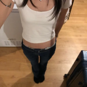 Basic vit t-shirt  - Jätte snygg och simpel vit t shirt! 