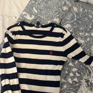Ralph lauren tröja  - Långärmad ralph tröja i Xs:)