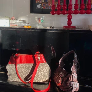 Röd dknyväska - Superfin!