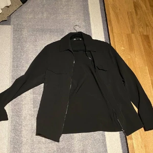 Skjortjacka Zara - Nästan oanvänd Skjortjacka från Zara