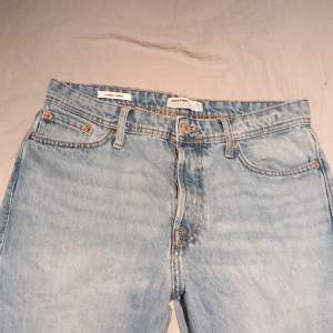 Tja säljer ett par ja k and jones jeans som är riktigt populära Bra skick inga defekter Storlek 29/32 