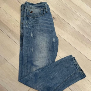 G-STAR RAW - Blå G-STAR jeans i bra skick