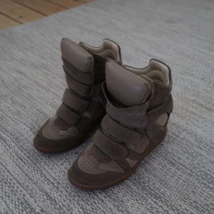 Isabel Marant  - Säljer Isabel Marant skor. I gott skick. 