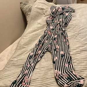 Jumpsuit  - En lagom väl använda jumpsuit utan några skador