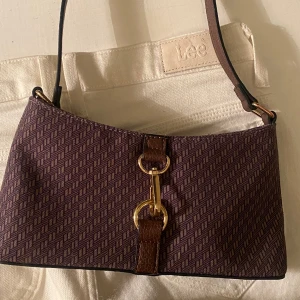 Liten väska - Så fin! Köpt på asos för två år sen!