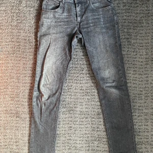 replay jeans - 8/10 skick, storlek 16A. Hör av er vid frågor eller funderingar!
