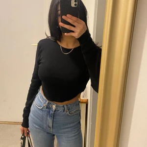 Topp - Så snygg topp från NA-KD. Använt få tal gånger, väldigt bra skick💞.