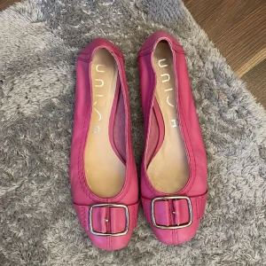 Ballerinaskor - Söta ballerinaskor i bra skick!💓