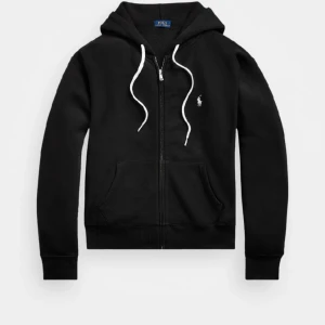 Ralph lauren zip up  - Helt ny lapp kvar köpte för 1800kr säljer för 1580kr så väldigt bra pris 