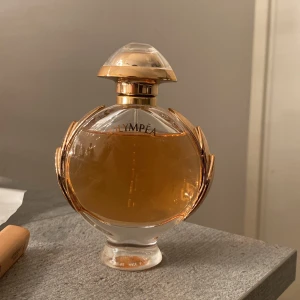 Parfym Olympea  - Säljer denna parfym från Olympea. 50 ml säljer för 350 vid snabb affär. 