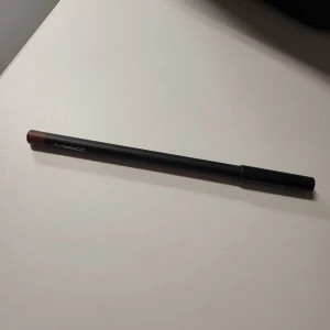 Mac läpp penna färg: Cork - Mac läpp penna färg: Cork. Endast testad.