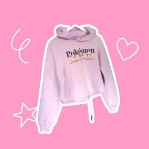 Pokemon hoodie - Lila/rosa croppad Pokemon hoodie☺️  Använt ett par gånger men inga skador, strl s men passar även M (baggy och cropped)☺️