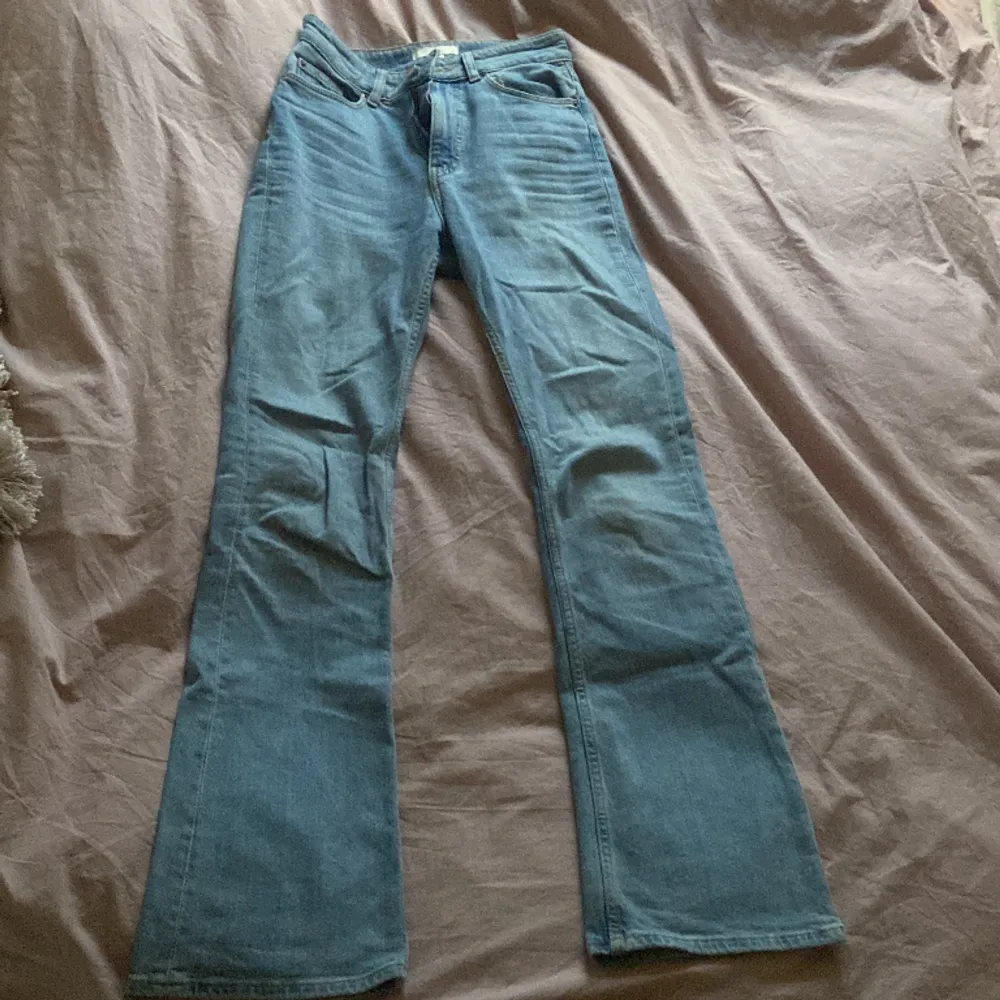 Strlk 36. Passar mig i längden som är 170 ungefär. . Jeans & Byxor.