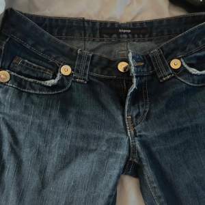 Lågmidjade jeans, de ser nya ut. Säljer för att dem är för stora för mig. Pris kan diskuteras 