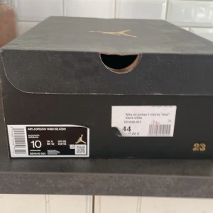 Jordan 1 mid carbonfiber  - Väldigt stillrena skor, men något förfina för mig som vardags skor 