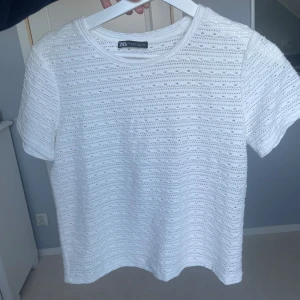 Kortärmad - Superfin tröja från Zara som endast är använd ett fåtal gånger🤩