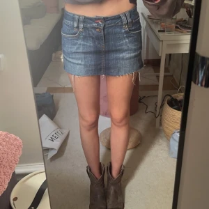 Only jeans kjol  - Jättefin jeans kjol från only (köpt secondhand i Köpenhamn)💋aldrig använt!