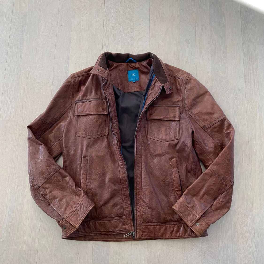 Brown letherjacket - 90