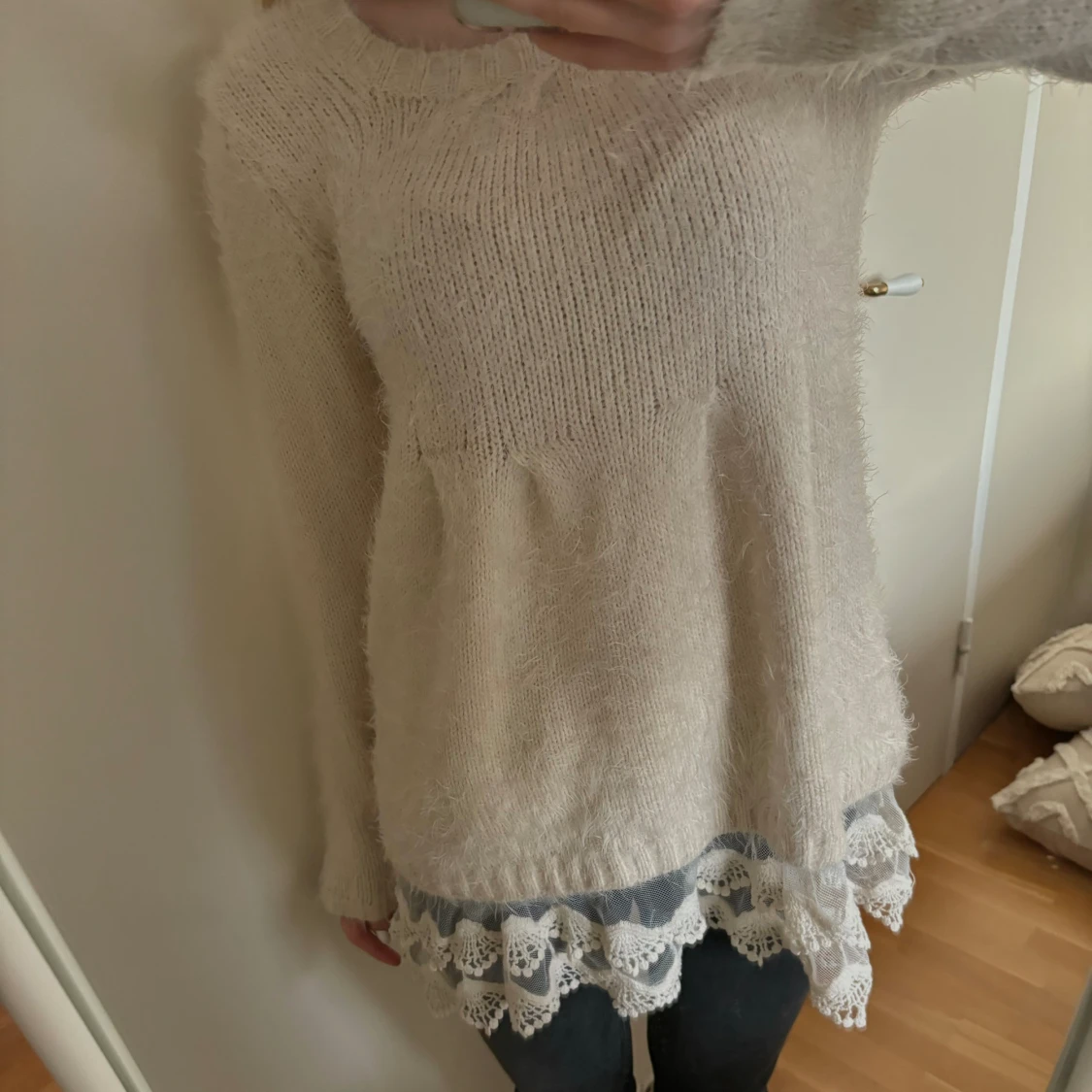 Beige stickad tröja  - 90