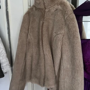 Pälsjacka - Fin pälsjacka, fint skick!