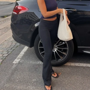 Nelly yoga byxor  -  Köpta för inte så längesen har inte kommit till användning eftersom jag fick byxorna i fel storlek nya utan utan prislapp !