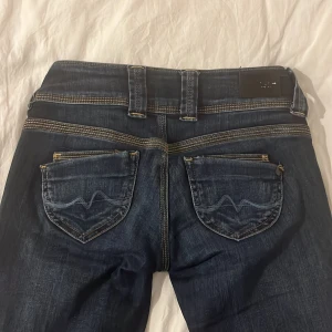 Pepe jeans  - Lågmidjade raka jeans från Pepe i fint skick. Storlek W24 L32, hör av er om ni har frågor💗