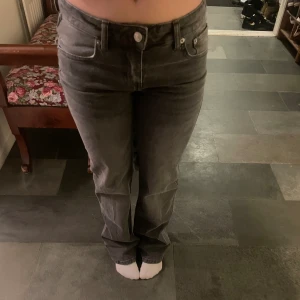 90's boot jeans - Säljer nu mina assnygga 90's boot full length jeans ifrån Lager 157 i storlek xs/s💞 Super snygga och trendiga.