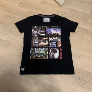 T-shirt med tryck - Cool t-shirt för musikälskare från cipo & baxx🎀 Storlek S! Svarar gärna på frågor om mått, prisförslag osv❤️