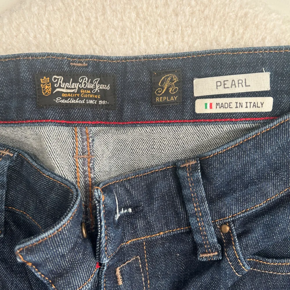 Äkta aldrig använda Replay jeans. Midjemått 31 och längd 34  Skinny med bra passform . Jeans & Byxor.