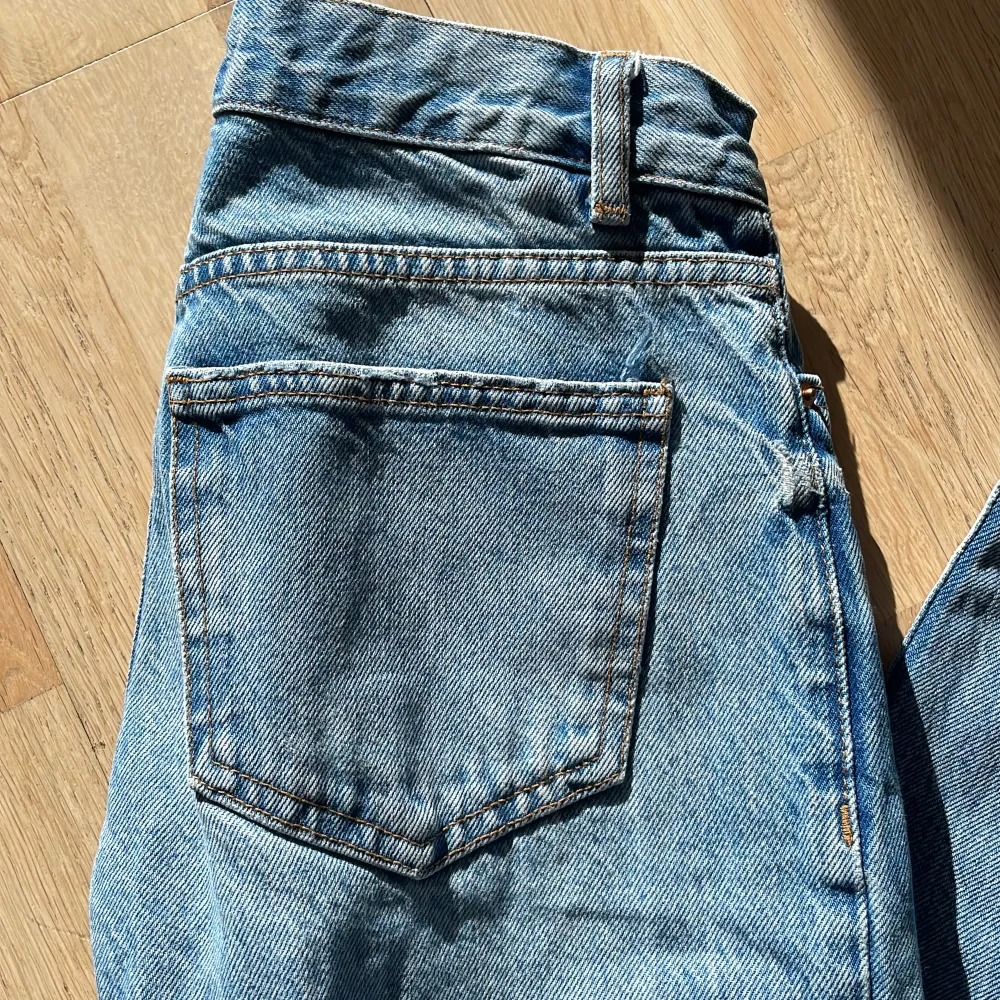 Gina jeans i jätte fint skick använda ett fåtal gånger och kommer inte längre till användning. Skriv privat för mer info. . Jeans & Byxor.