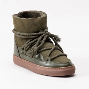 Inuikii skor - Endast använda någon gång därav nästan helt nya.