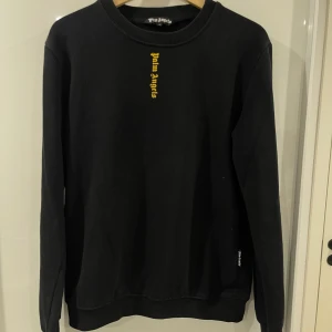 Palm angels hoodie  - Palm angels hoodie storlek M.  Skick 8/10 Skicka PM för mer info!