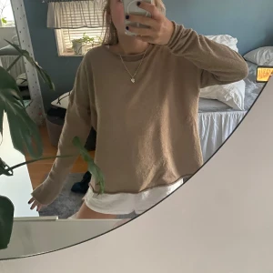 Stickad tröja  - Så fin stickad tröja från zara, priset kan såklart diskuteras! 