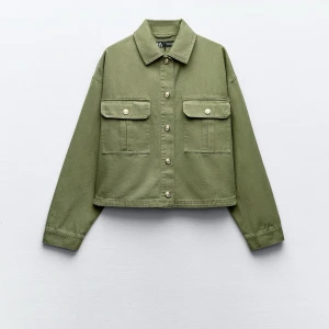 Zara jacka - Jättefin jacka som endast är använd 2 ggr så den är som ny! Skriv för egna bilder elr andra frågor❤️