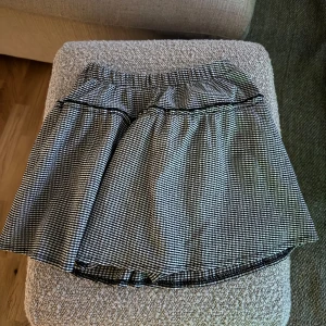 Shorts kjol - Jätte fin shorts kjol som inte går att få tag i. XS/S i bra skick
