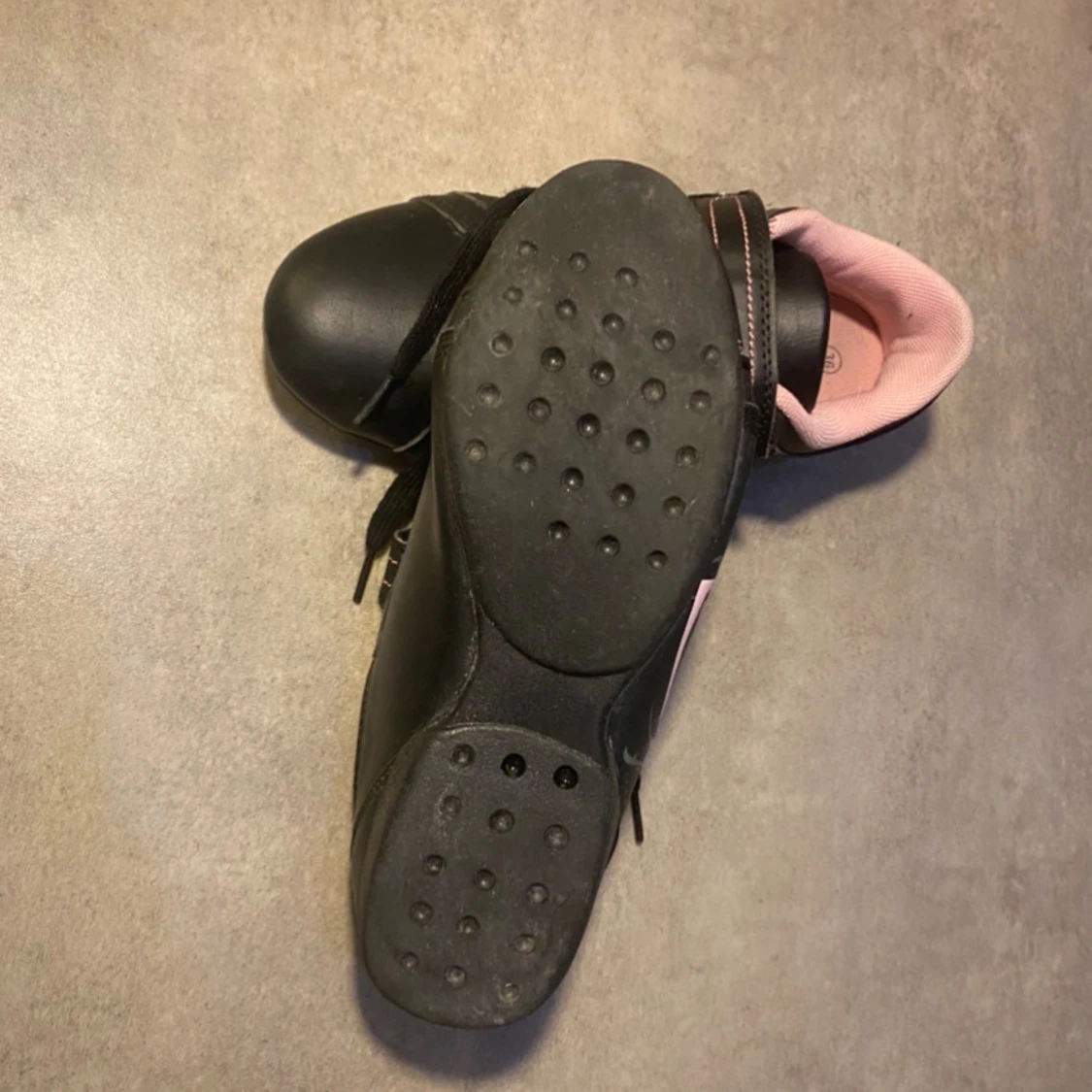 Sneakers- svart - 91