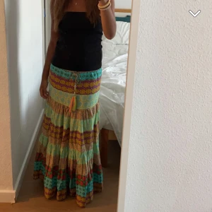 Långkjol - Superduperfin lång kjol i mönster ifrån zara!🥰 använd 2 gånger