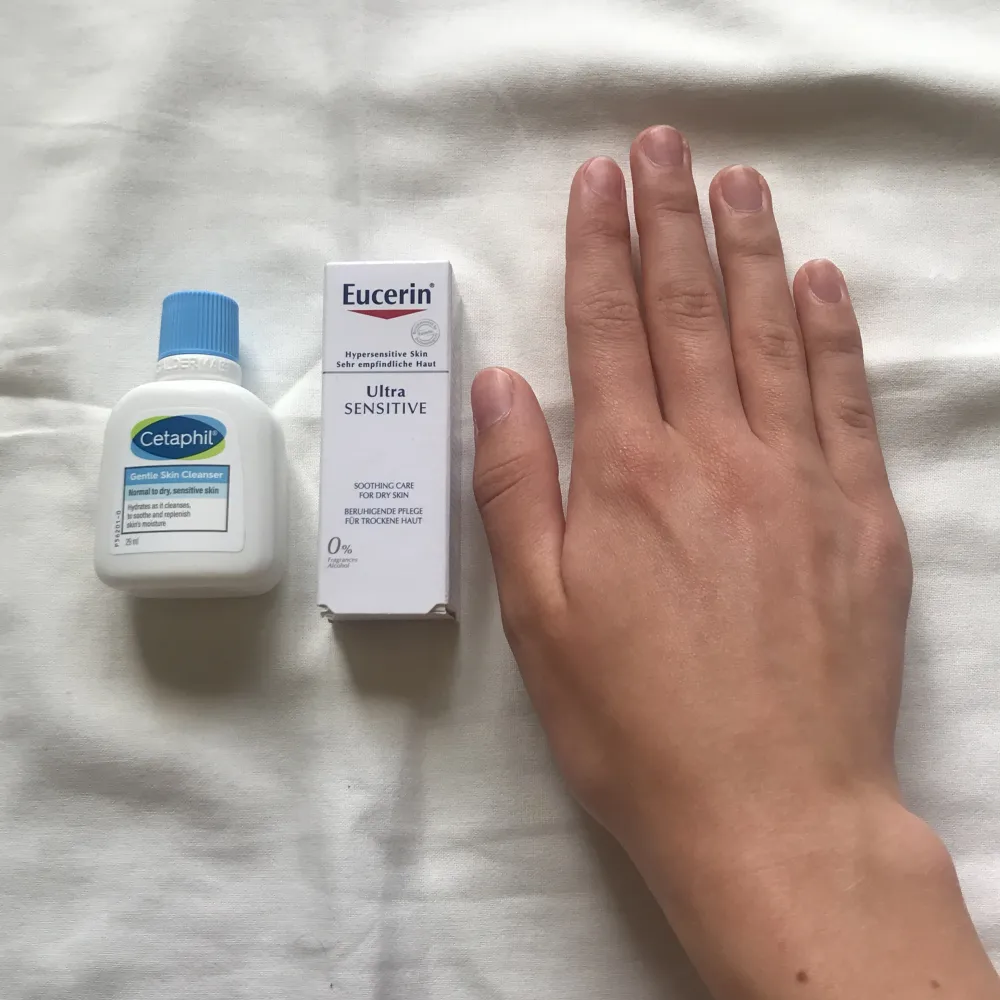 En liten Cetaphil cleanser och en Eucerin moisturizer. Båda för 20kr eller 10kr styck. Kolla min bio för mer info!. Skönhet.