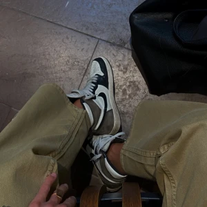 NIKE - JORDANS - En special modell - limited edition Nypris 5999:- Mitt pris: 2000:-